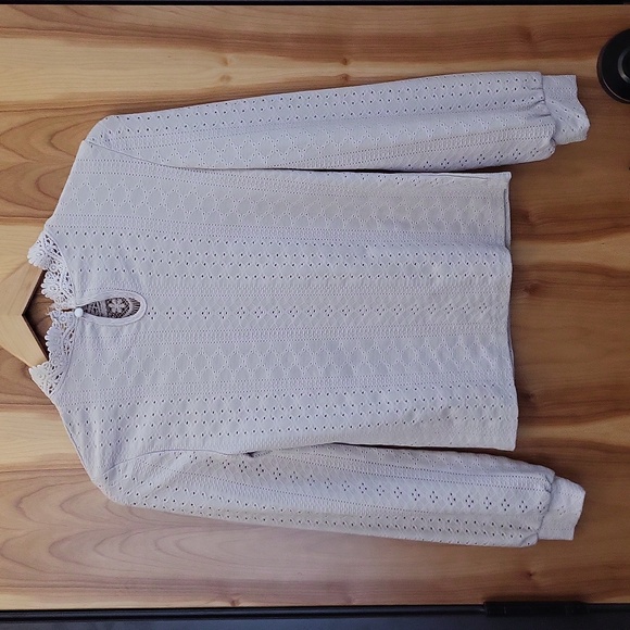 Women's Lace top - Picture 4 of 8